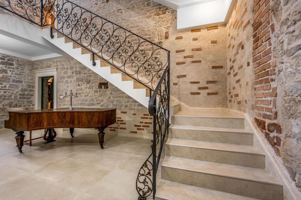 Sizgoric Palace * Sibenik